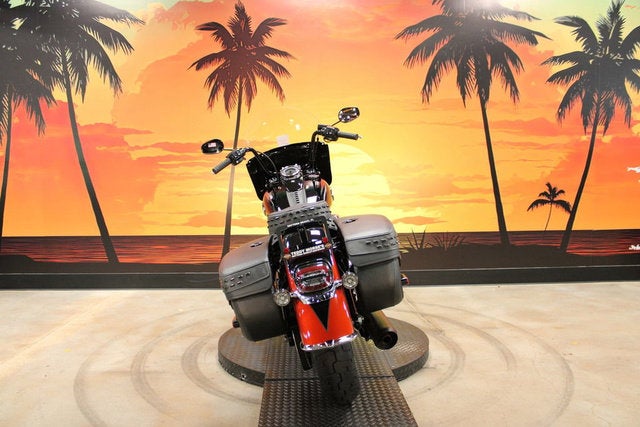2025 Harley-Davidson Softail FLHC - Heritage Classic