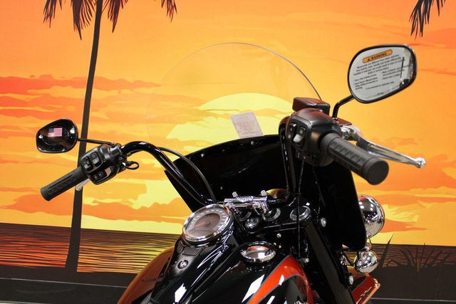 2025 Harley-Davidson Softail FLHC - Heritage Classic