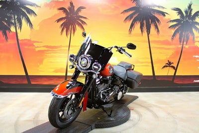 2025 Harley-Davidson Softail FLHC - Heritage Classic