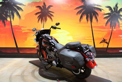 2025 Harley-Davidson Softail FLHC - Heritage Classic