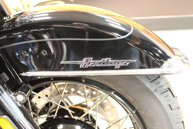 2025 Harley-Davidson Softail FLHC - Heritage Classic
