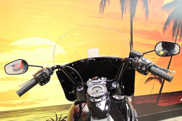 2025 Harley-Davidson Softail FLHC - Heritage Classic