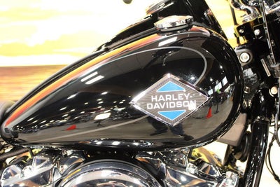 2025 Harley-Davidson Softail FLHC - Heritage Classic