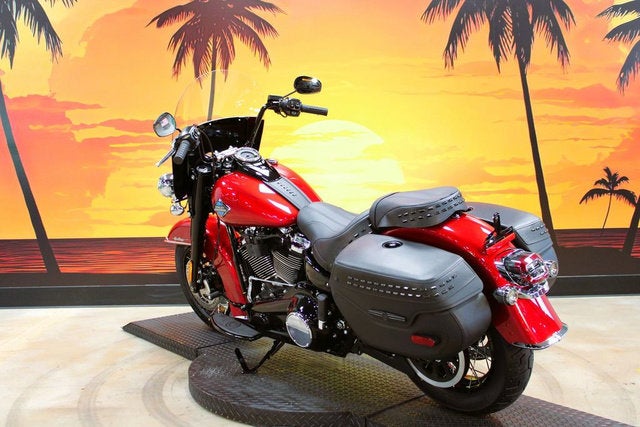 2026 Harley-Davidson Softail FLHC - Heritage Classic