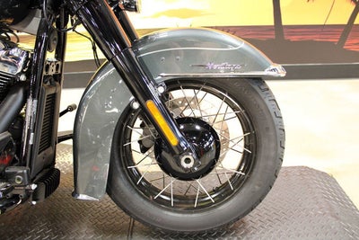 2025 Harley-Davidson Softail FLHC - Heritage Classic