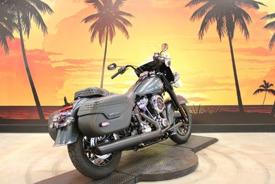 2025 Harley-Davidson Softail FLHC - Heritage Classic
