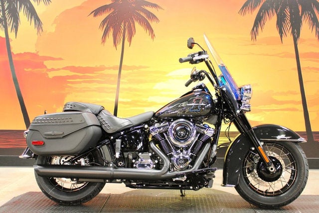 2026 Harley-Davidson Softail FLHC - Heritage Classic
