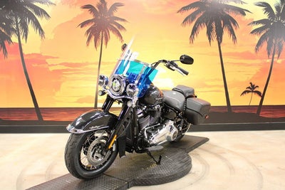 2026 Harley-Davidson Softail FLHC - Heritage Classic