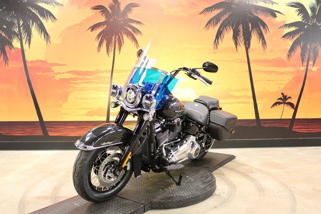 2026 Harley-Davidson Softail FLHC - Heritage Classic