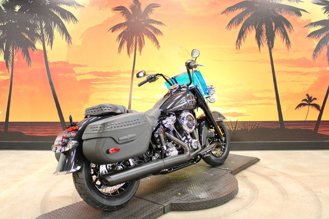2026 Harley-Davidson Softail FLHC - Heritage Classic