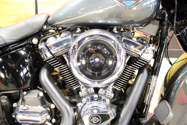 2025 Harley-Davidson Softail FLHC - Heritage Classic