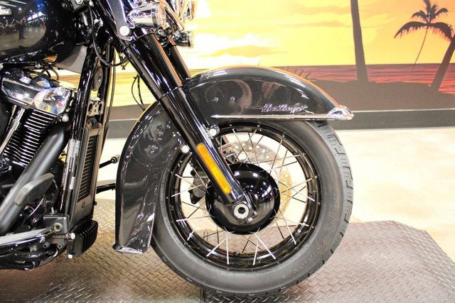 2026 Harley-Davidson Softail FLHC - Heritage Classic