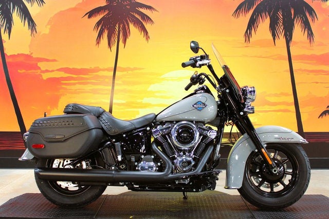 2025 Harley-Davidson Softail FLHC - Heritage Classic