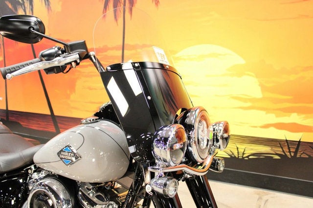 2025 Harley-Davidson Softail FLHC - Heritage Classic
