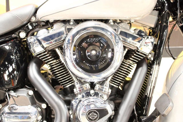 2025 Harley-Davidson Softail FLHC - Heritage Classic