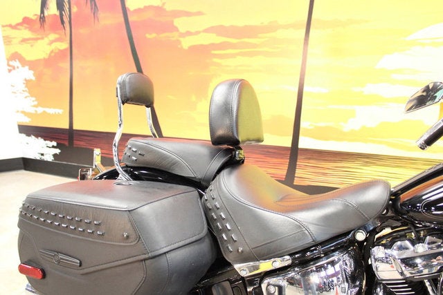 2023 Harley-Davidson FLHCS - Heritage Classic Base