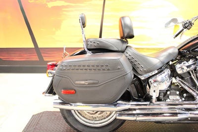 2023 Harley-Davidson FLHCS - Heritage Classic Base
