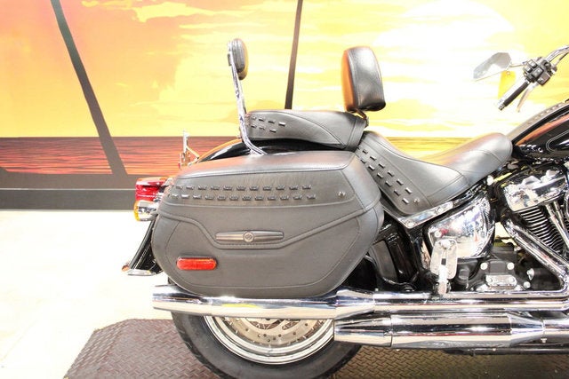 2023 Harley-Davidson FLHCS - Heritage Classic Base
