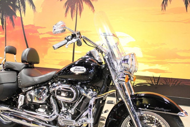 2023 Harley-Davidson FLHCS - Heritage Classic Base