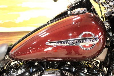 2018 Harley-Davidson Softail FLHCS - Heritage Classic 114