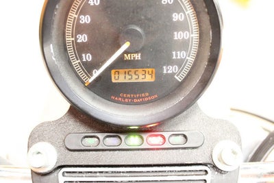 2002 Harley-Davidson XL883C - Sportster Custom 883C Base