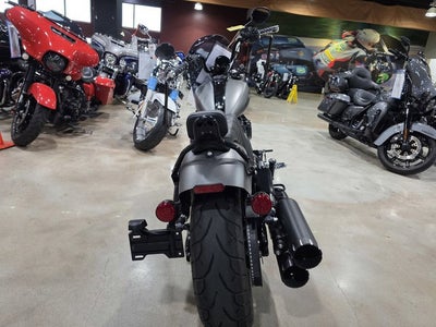 2023 Indian Chief Bobber Dark Horse Titanium Smoke