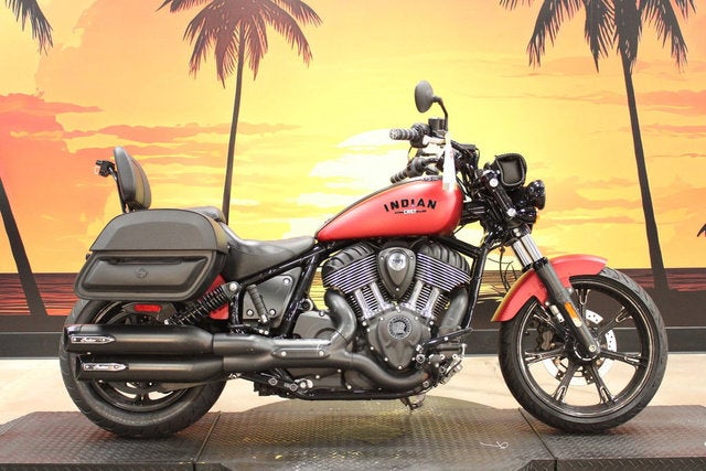 2022 Indian Chief Black Metallic Base