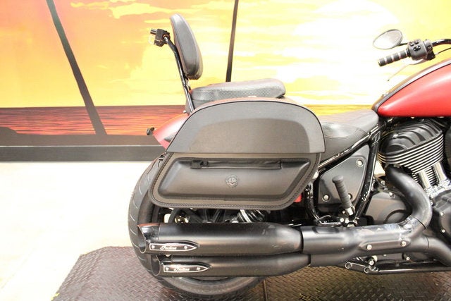 2022 Indian Chief Black Metallic Base