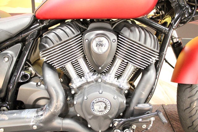 2022 Indian Chief Black Metallic Base