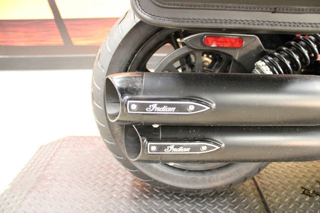 2022 Indian Chief Black Metallic Base