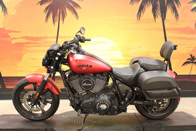 2022 Indian Chief Black Metallic Base