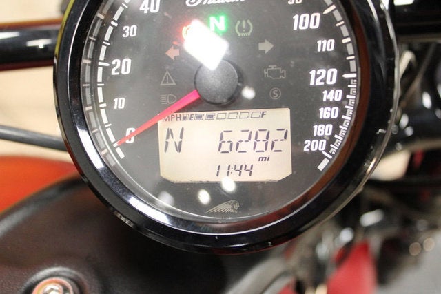 2022 Indian Chief Black Metallic Base