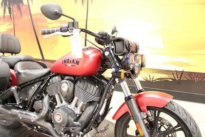 2022 Indian Chief Black Metallic Base