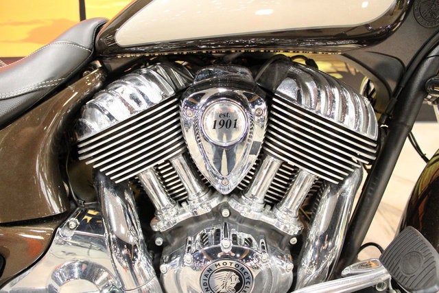 2024 Indian Springfield Black Metallic/Titanium Metallic Base