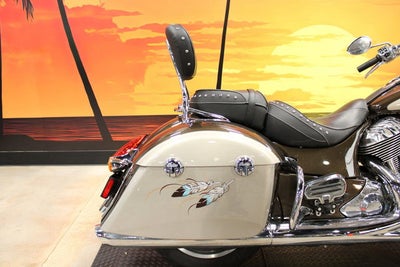 2024 Indian Springfield Black Metallic/Titanium Metallic Base