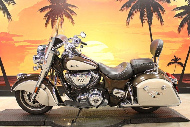 2024 Indian Springfield Black Metallic/Titanium Metallic Base