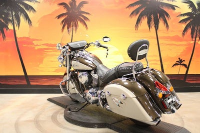 2024 Indian Springfield Black Metallic/Titanium Metallic Base