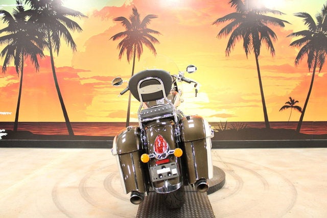 2024 Indian Springfield Black Metallic/Titanium Metallic Base