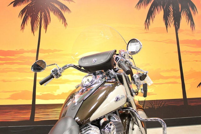 2024 Indian Springfield Black Metallic/Titanium Metallic Base