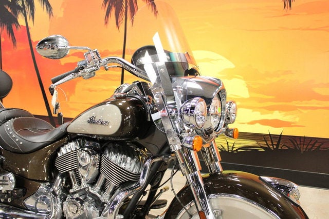 2024 Indian Springfield Black Metallic/Titanium Metallic Base
