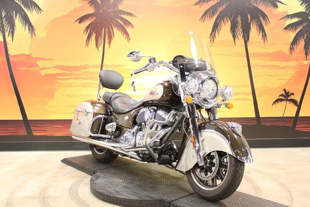 2024 Indian Springfield Black Metallic/Titanium Metallic Base