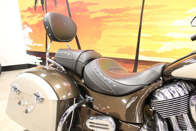 2024 Indian Springfield Black Metallic/Titanium Metallic Base