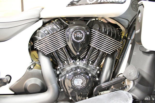 2021 Indian Roadmaster Dark Horse Thunder Black Smoke