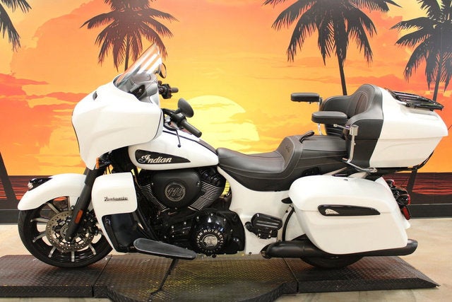 2021 Indian Roadmaster Dark Horse Thunder Black Smoke