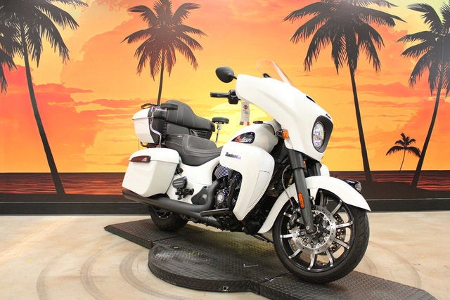 2021 Indian Roadmaster Dark Horse Thunder Black Smoke
