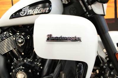 2021 Indian Roadmaster Dark Horse Thunder Black Smoke
