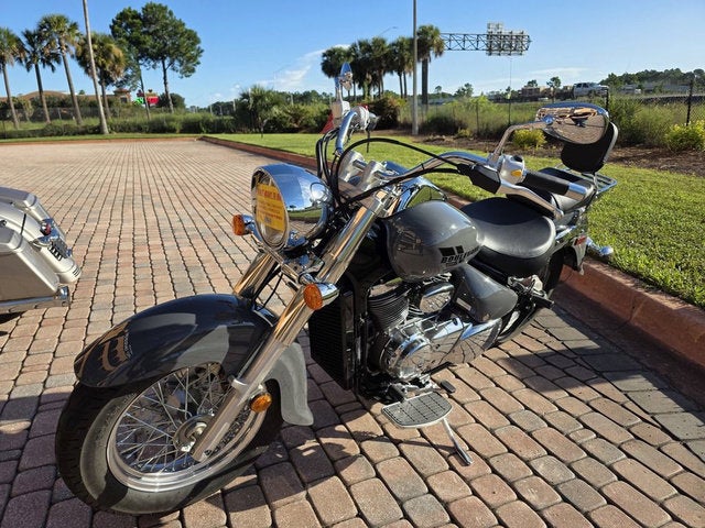 2025 Suzuki Boulevard Base