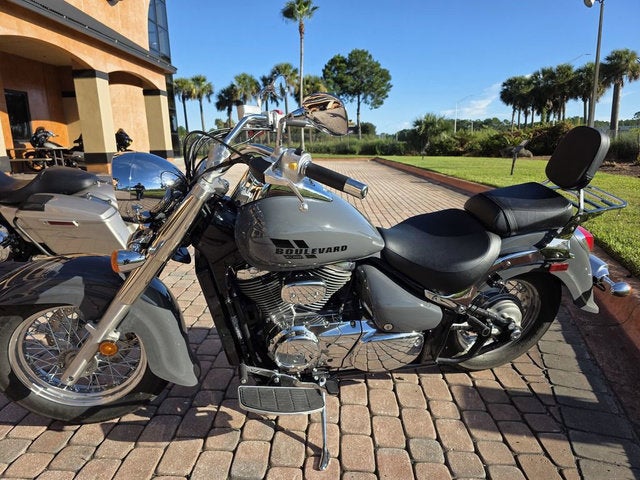 2025 Suzuki Boulevard Base