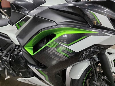 2022 KAWI EX650F Base