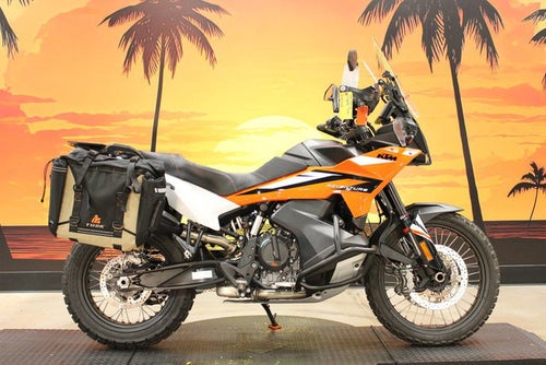 2023 KTM Adventure 890